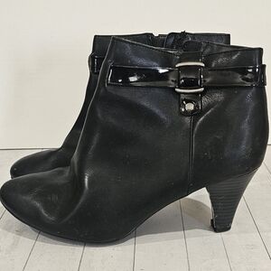 Memory foam ankle boots. Size 9.5 Black. EAST 5th brand.